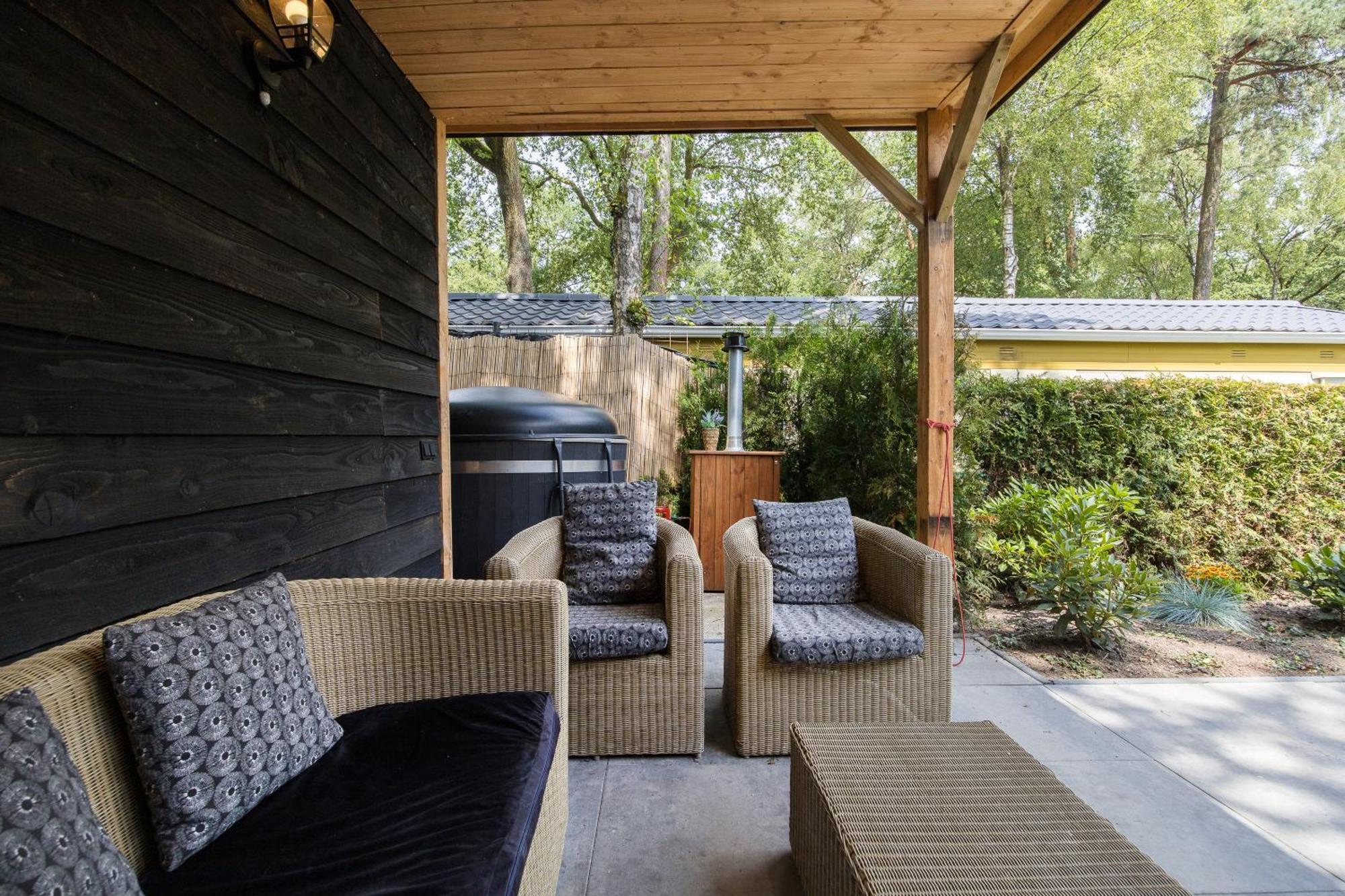 Veluwe Hoenderloo Luxury Chalet With Private Sauna And Hot Tub - Swimming Pool Tennis Court Supermarket Bowling Alley Theatre And Entertainment For Children Kültér fotó