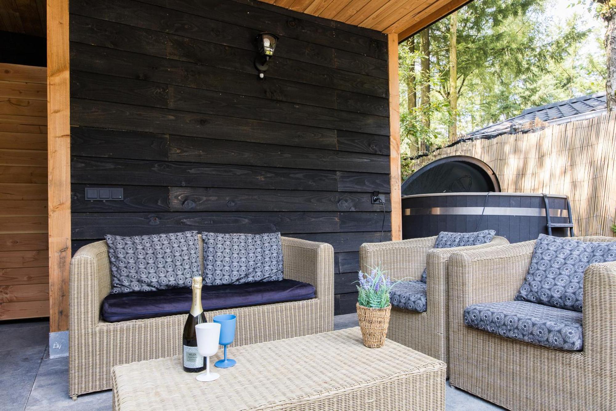 Veluwe Hoenderloo Luxury Chalet With Private Sauna And Hot Tub - Swimming Pool Tennis Court Supermarket Bowling Alley Theatre And Entertainment For Children Kültér fotó
